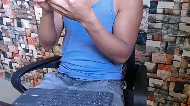 Snapshot of sexatlexx chatting on 09.19.25 sexatlexx online show from 09.19.25