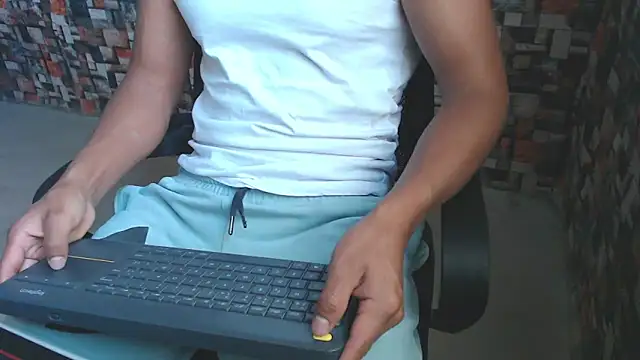 Snapshot of sexatlexx chatting on 10.02.25 sexatlexx online show from 10.02.25