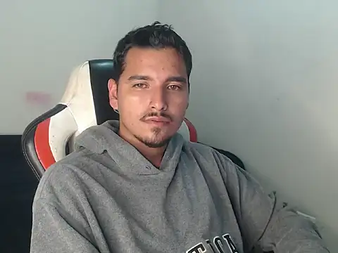 Snapshot of kylian_07 chatting on 07.30.26 kylian 07 online show from 07.30.26