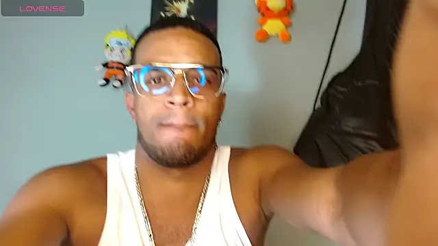 Snapshot of Bigcock_21cm_ chatting on 11.18.25 Bigcock 21cm online show from 11.18.25