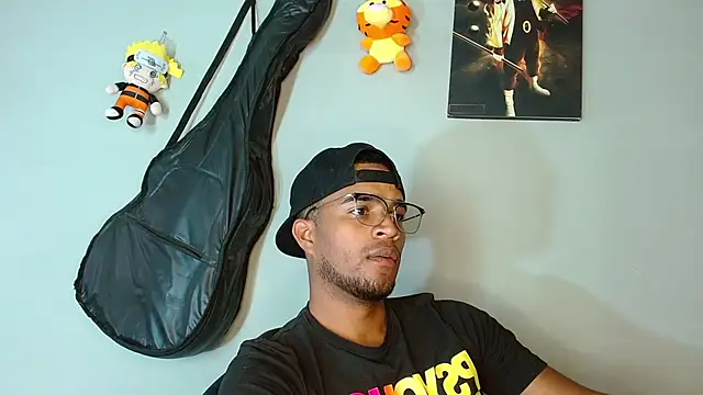 Snapshot of Bigcock_21cm_ chatting on 11.23.25 Bigcock 21cm online show from 11.23.25