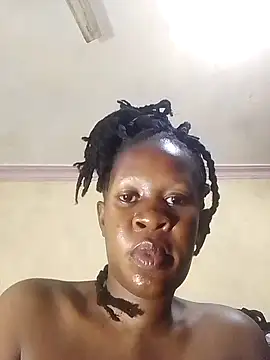 Snapshot of africanpussy22 chatting on 10.13.25 africanpussy22 online show from 10.13.25