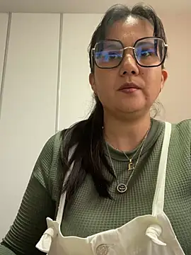 SWEETLILY18 online show from 02.11.25