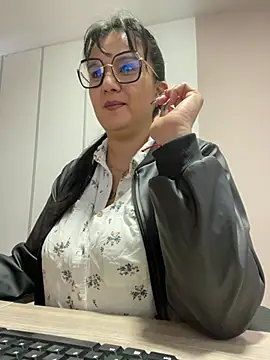 SWEETLILY18 online show from 02.13.25