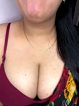 Zoya Varma004 online show from 12.14.25