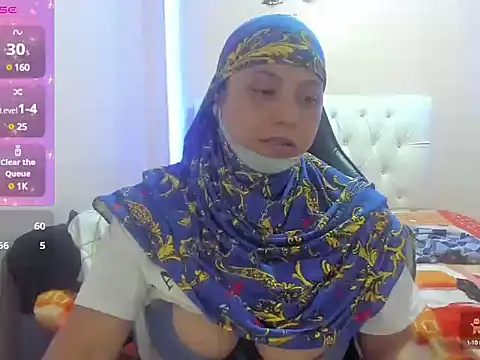 Leylafourniert online show from 01.12.25