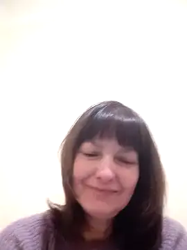 Snapshot of TiAmorre chatting on 02.04.25 TiAmorre online show from 02.04.25