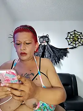 Snapshot of zafiro_sex_ chatting on 10.28.25 zafiro sex online show from 10.28.25