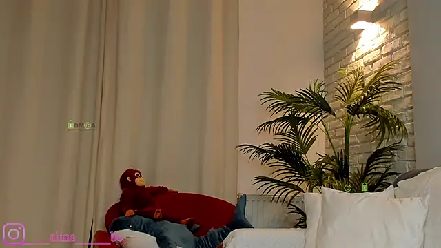 Snapshot of Miss--boo chatting on 03.14.25 Miss--boo online show from 03.14.25