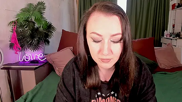 Mira Xo  online show from 11.03.25