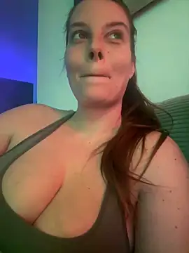 Snapshot of newMichelle chatting on 02.11.25 newMichelle online show from 02.11.25