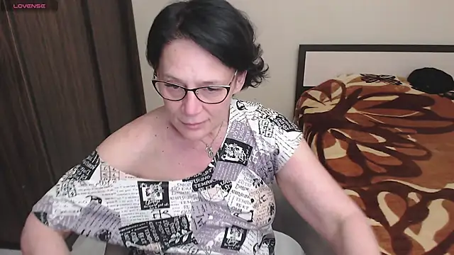 Snapshot of BelovedLady chatting on 02.14.25 BelovedLady online show from 02.14.25