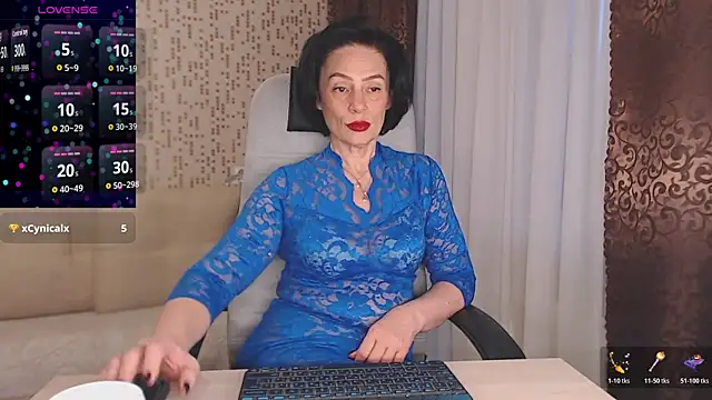 Snapshot of BelovedLady chatting on 11.28.25 BelovedLady online show from 11.28.25