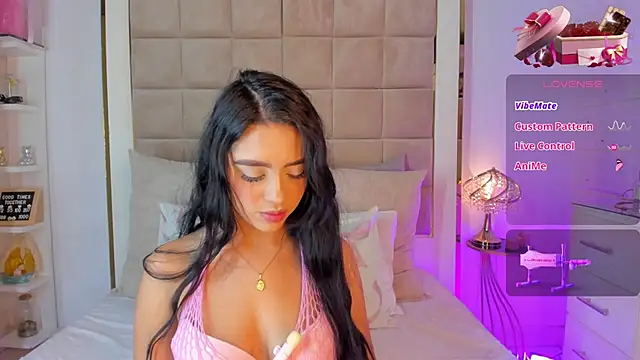 Victoria adaams online show from 02.17.25