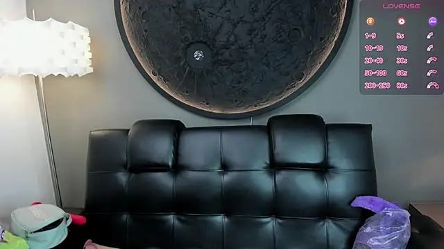 Snapshot of miss_sharlotte18 chatting on 02.10.25 miss sharlotte18 online show from 02.10.25