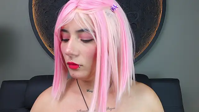 Snapshot of miss_sharlotte18 chatting on 09.23.25 miss sharlotte18 online show from 09.23.25