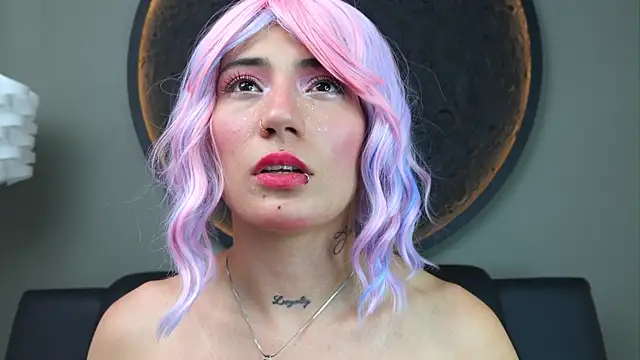 Snapshot of miss_sharlotte18 chatting on 10.10.25 miss sharlotte18 online show from 10.10.25