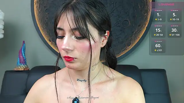 Snapshot of miss_sharlotte18 chatting on 11.07.25 miss sharlotte18 online show from 11.07.25