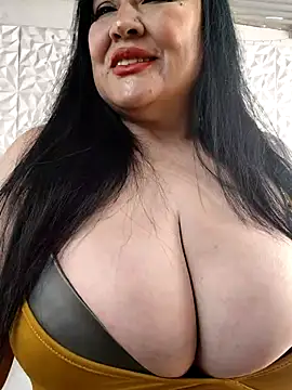 Snapshot of kittyhotass1 chatting on 10.01.25 kittyhotass1 online show from 10.01.25