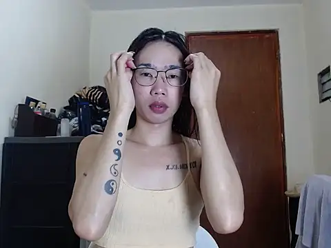 Snapshot of AsianFuckBuddies chatting on 10.08.25 AsianFuckBuddies online show from 10.08.25