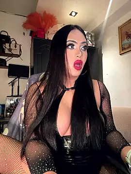 Snapshot of BigDominaMia chatting on 01.08.26 BigDominaMia online show from 01.08.26