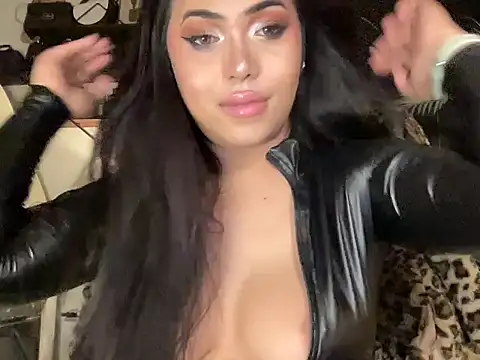 BigDominaMia online show from 04.15.26