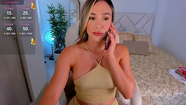 NiaBennet  online show from 02.05.25