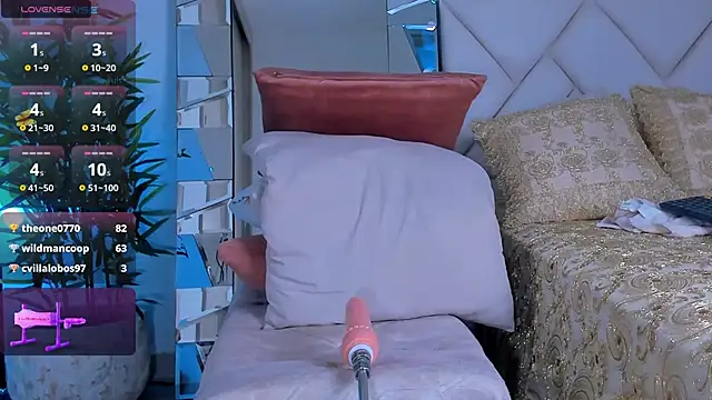 NiaBennet  online show from 03.12.25