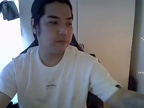 StrawberryWine07 online show from 03.19.25