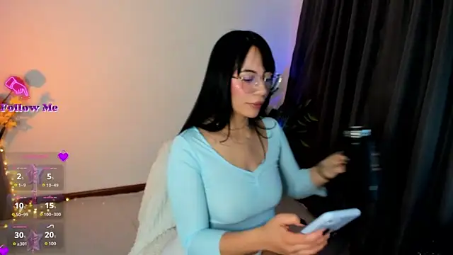 Snapshot of Silvanna-Moree chatting on 11.06.25 Silvanna-Moree online show from 11.06.25