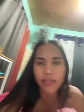 Snapshot of Laura_yourhottestbabe123 chatting on 02.04.25 Laura yourhottestbabe123 online show from 02.04.25