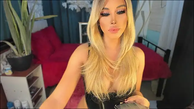 Laura yourhottestbabe123 online show from 11.05.25