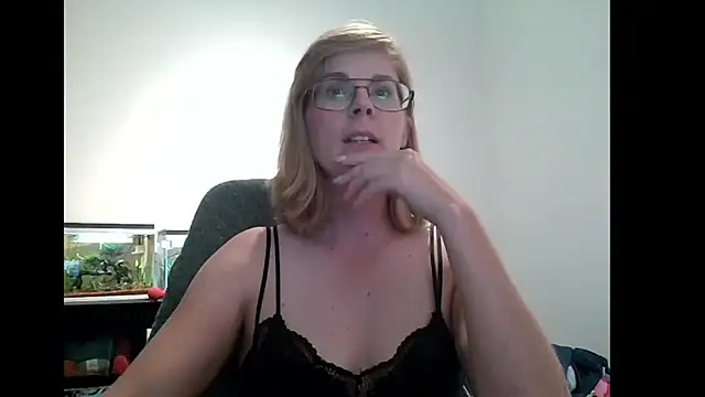 SavannaGirly online show from 03.13.25