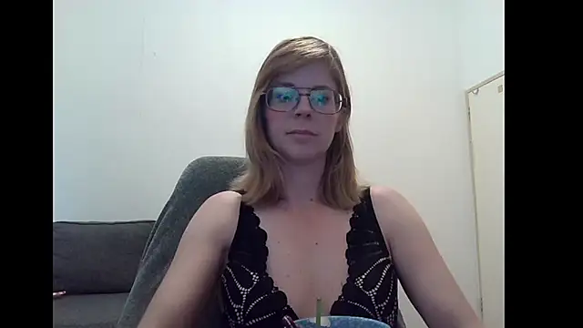 SavannaGirly online show from 10.18.25