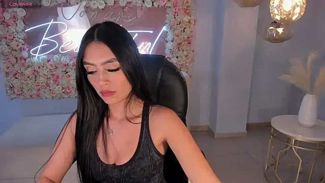 Snapshot of JadeEvansX chatting on 12.23.24 JadeEvansX online show from 12.23.24