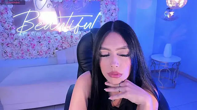 Snapshot of JadeEvansX chatting on 12.27.24 JadeEvansX online show from 12.27.24