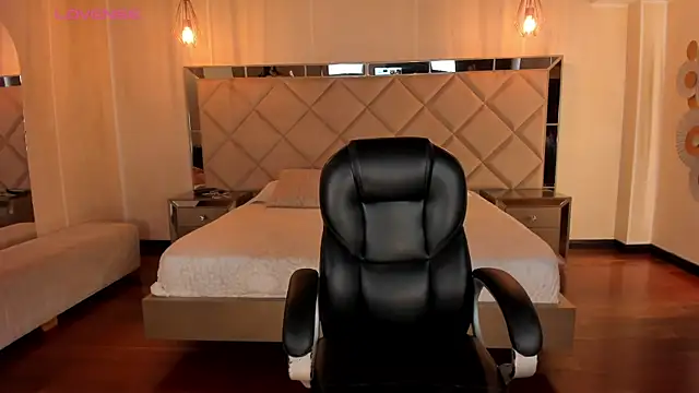 MaryLewis  online show from 04.10.26