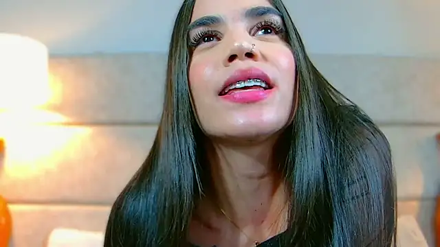 April Cutee online show from 01.12.25