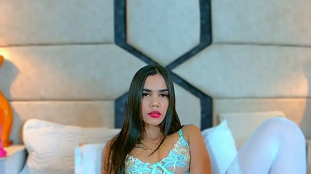 April Cutee online show from 01.13.25