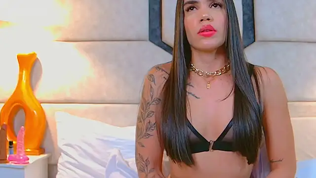 April Cutee online show from 02.26.25