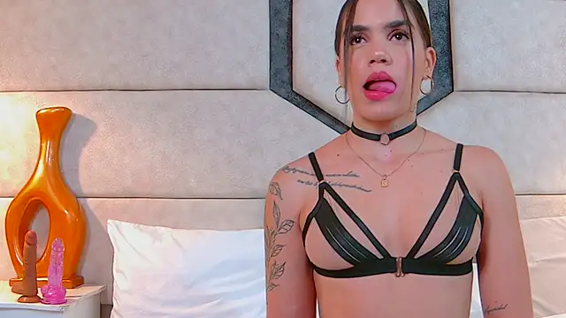 April Cutee online show from 03.11.25