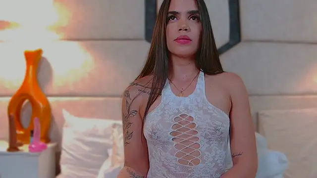 April Cutee online show from 03.16.25