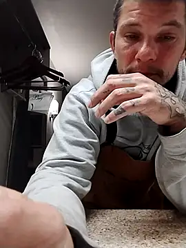 Snapshot of Sleepy1817 chatting on 11.30.25 Sleepy1817 online show from 11.30.25