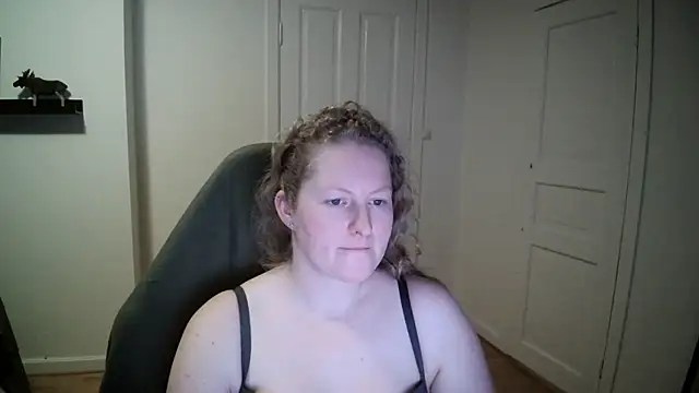 Girlnina-1995 online show from 12.12.24