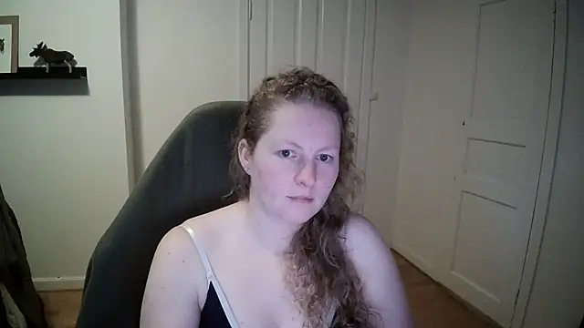 Girlnina-1995 online show from 12.13.24