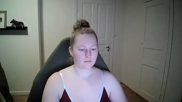 Girlnina-1995 online show from 12.16.24