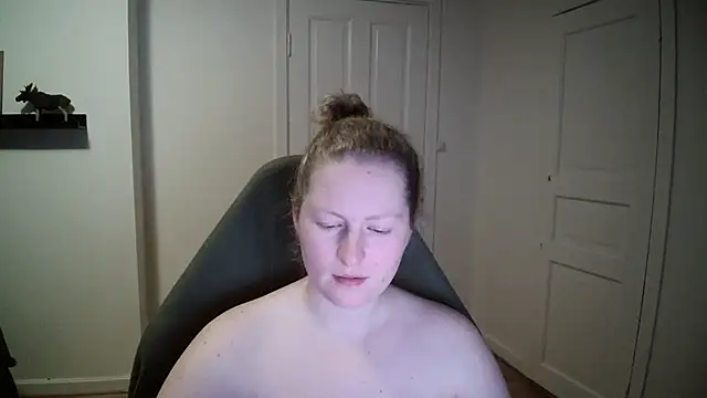 Girlnina-1995 online show from 12.17.24