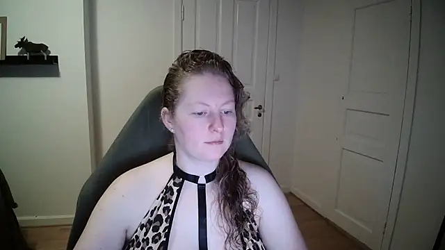 Girlnina-1995 online show from 12.18.24