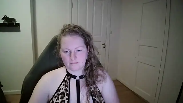 Girlnina-1995 online show from 12.18.24