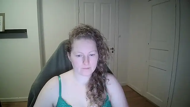 Girlnina-1995 online show from 01.14.25